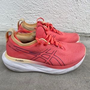 ASICS Gel Nimbus 25- Almost New!!